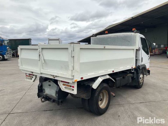 2004年式 三菱キャンター