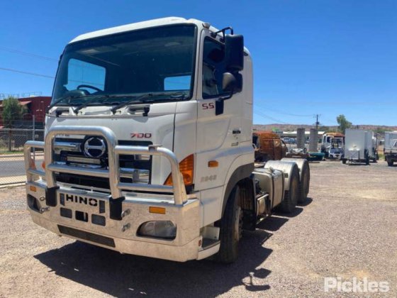 2014年式 日野700系 2848