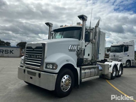 2013 マック トライデント CMHT