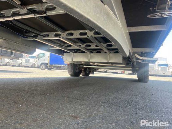 2023新纪元房车路灯猫头鹰