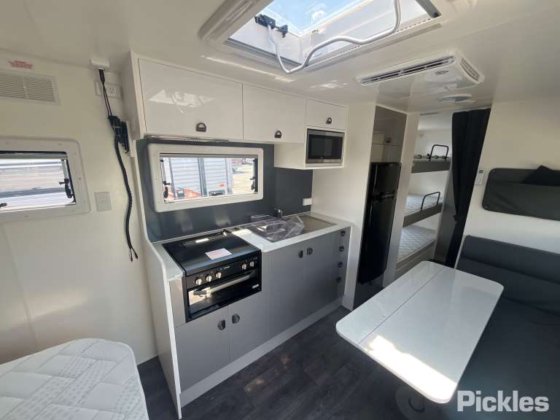 2023新纪元房车路灯猫头鹰