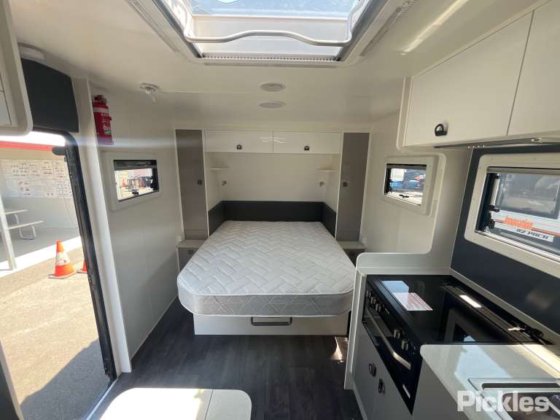 2023新纪元房车路灯猫头鹰