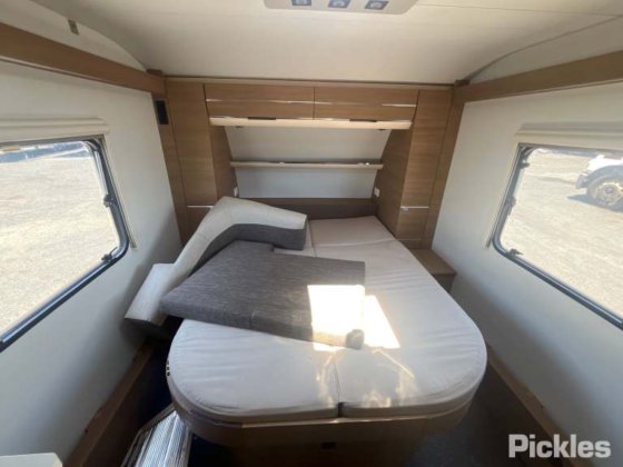 阿德里亚·阿多拉