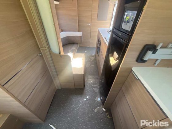 阿德里亚·阿多拉