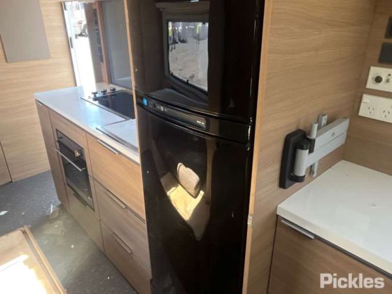 阿德里亚·阿多拉