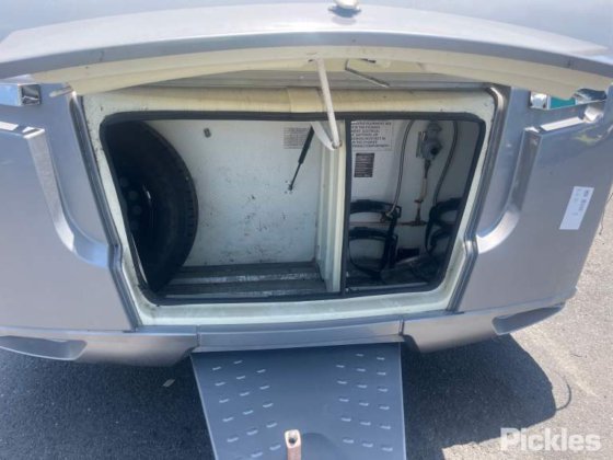 阿德里亚·阿多拉