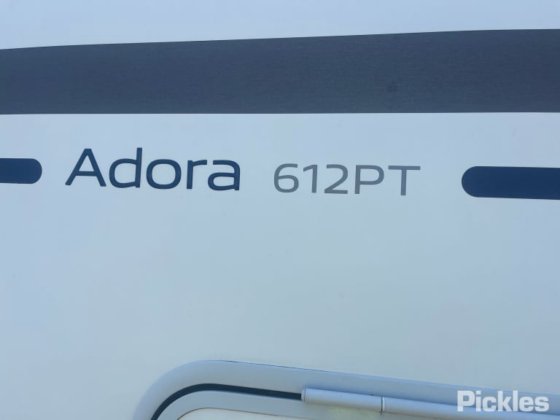 阿德里亚·阿多拉