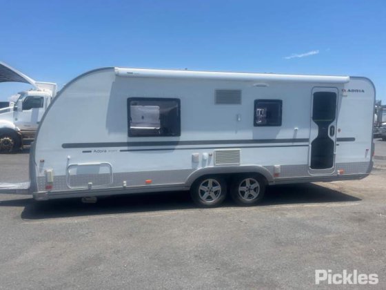 阿德里亚·阿多拉