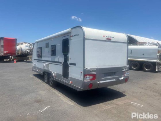 阿德里亚·阿多拉