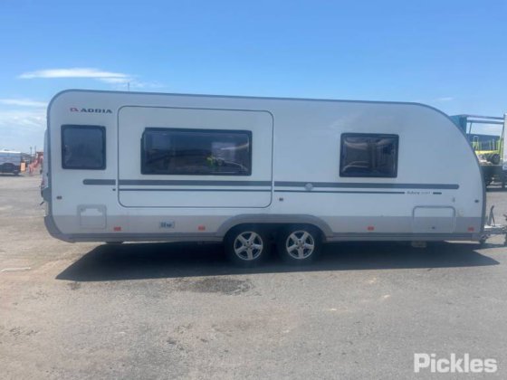 阿德里亚·阿多拉