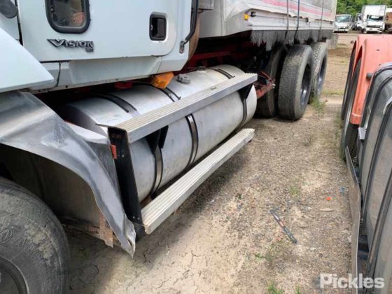 2003 Mack Vision CX