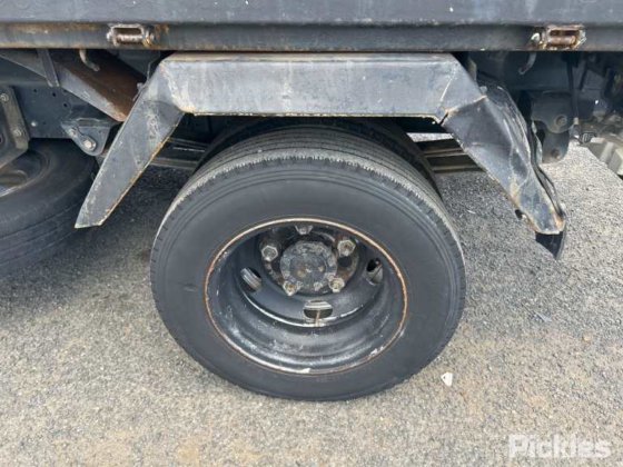 2011款日野300系列