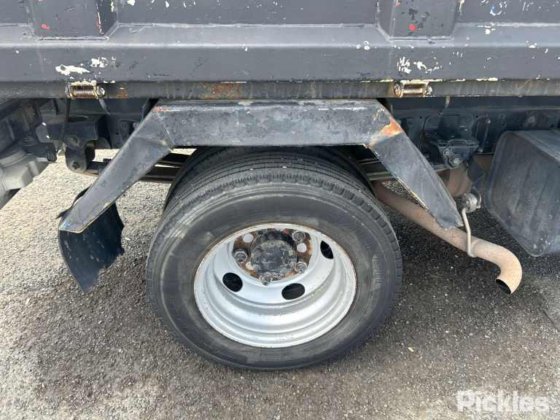 2011款日野300系列