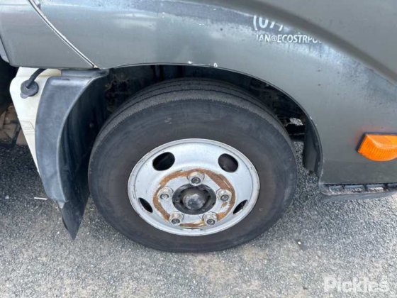 2011款日野300系列