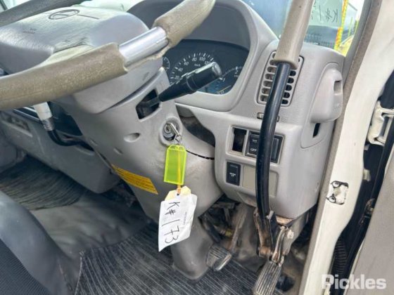 2011款日野300系列