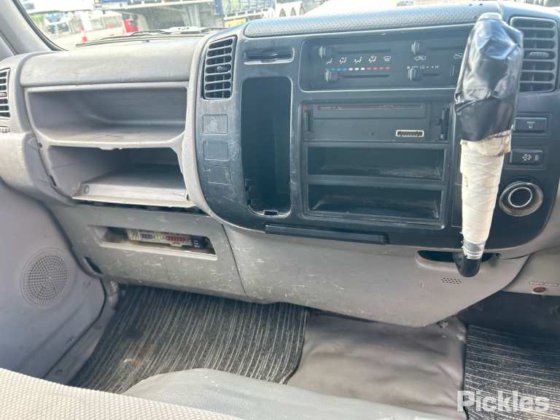 2011款日野300系列