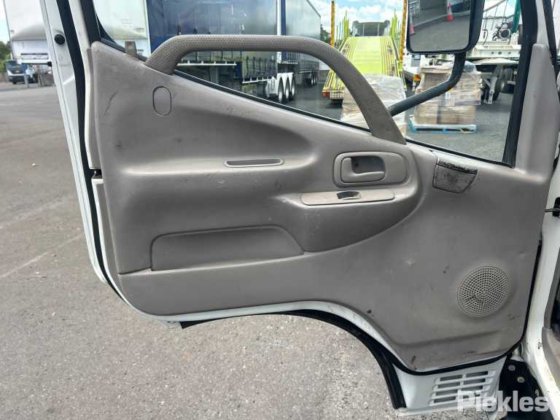 2011款日野300系列