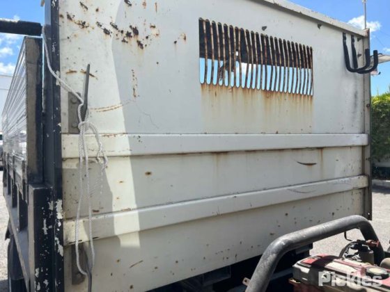 2011款日野300系列