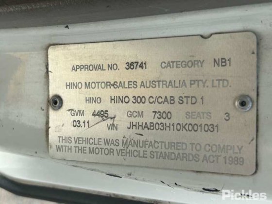 2011款日野300系列