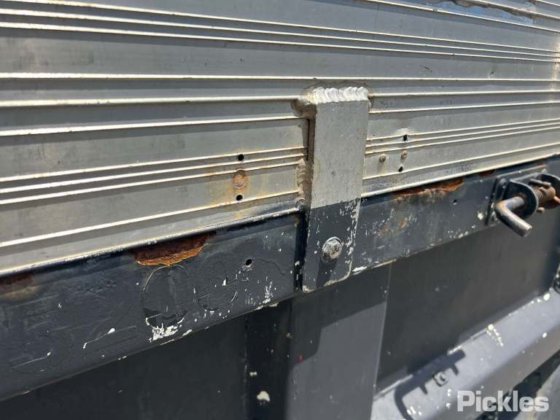 2011款日野300系列