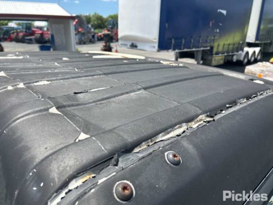 2011款日野300系列