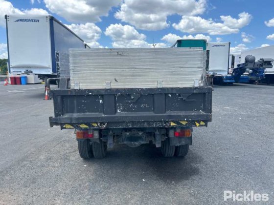 2011款日野300系列