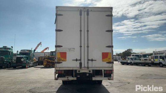 2009 年铃木? Wait】