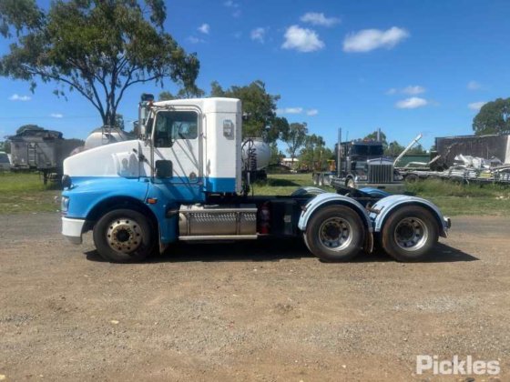 2010年式ケンワースT408