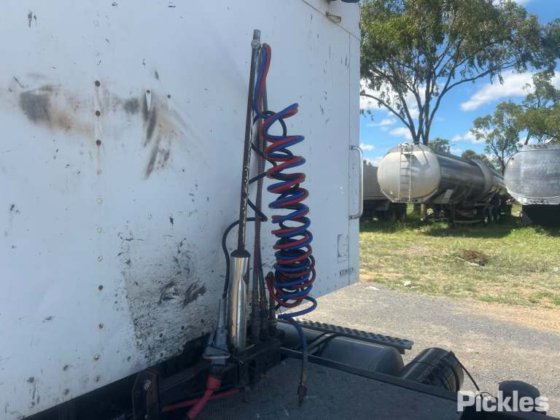 2010年式ケンワースT408