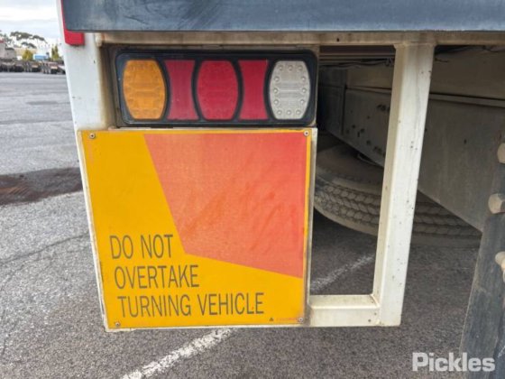 2016年三菱扶桑战斗机1627