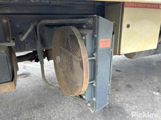 2016年三菱扶桑战斗机1627