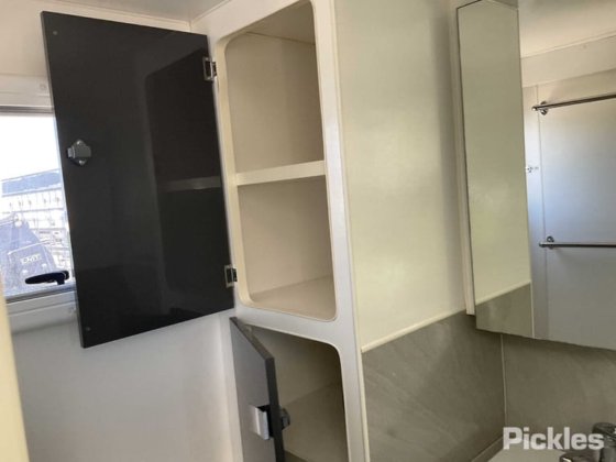 2018 Paramount Commander