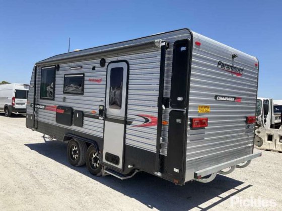 2018 Paramount Commander