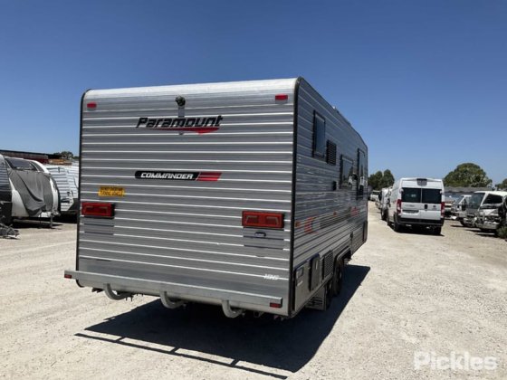 2018 Paramount Commander