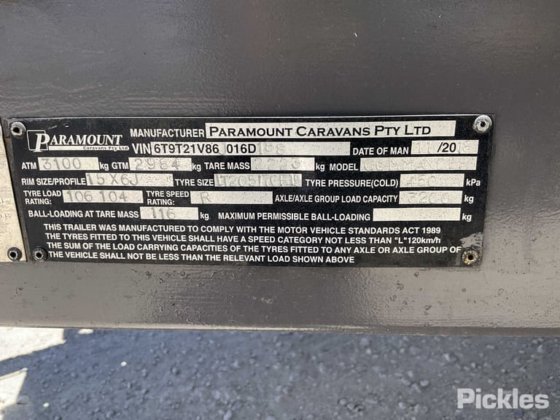 2018 Paramount Commander