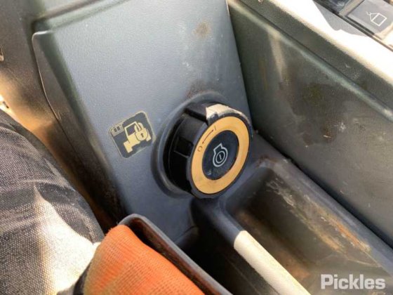 キャタピラー 301.7CR