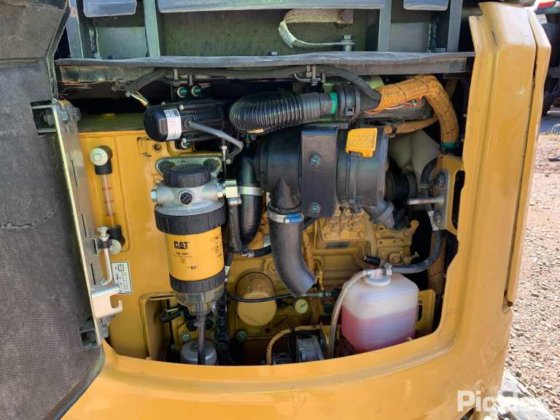 キャタピラー 301.7CR