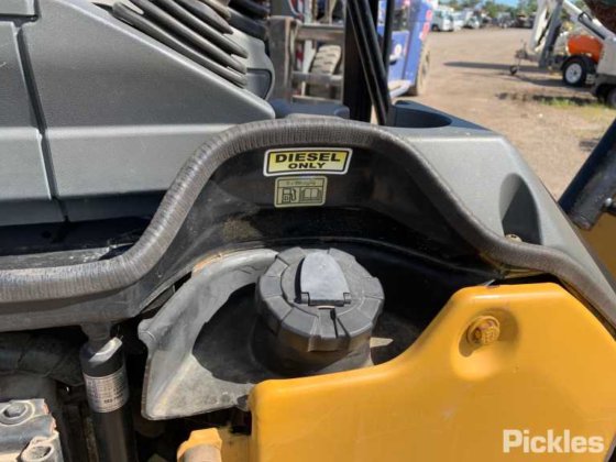 キャタピラー 301.7CR