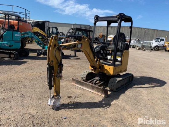 キャタピラー 301.7CR