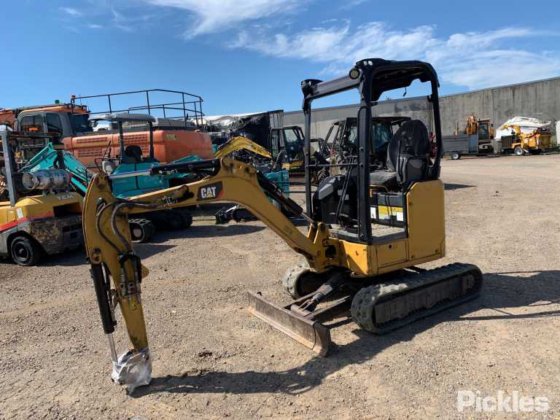 キャタピラー 301.7CR