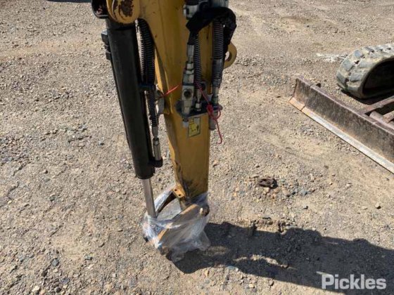 キャタピラー 301.7CR