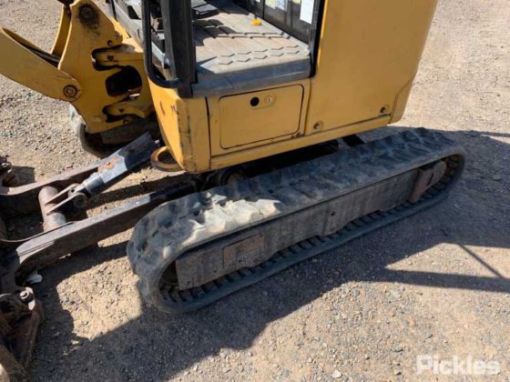 キャタピラー 301.7CR