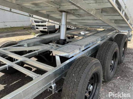 2025 绿色有限公司