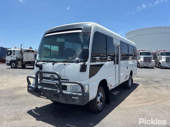 2019款丰田考斯特