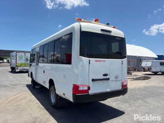 2019款丰田考斯特