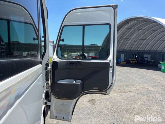 2019款丰田考斯特