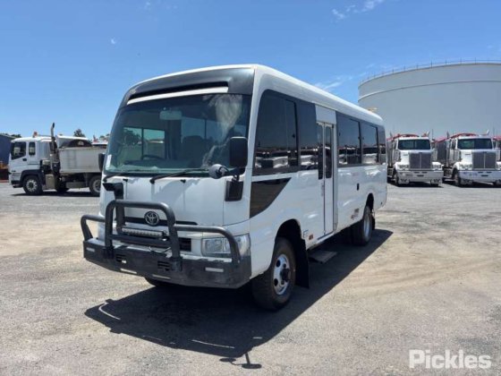 2019款丰田考斯特