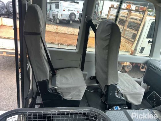 2019款丰田考斯特