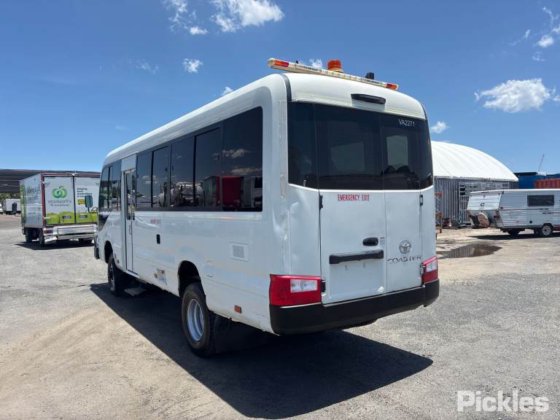 2019款丰田考斯特