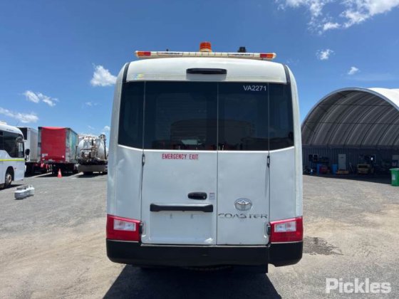 2019款丰田考斯特